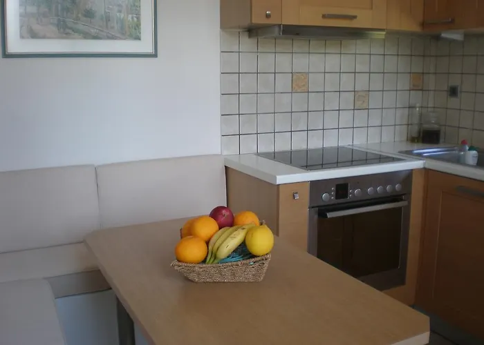 Marvelous House By The Sea 度假居 *