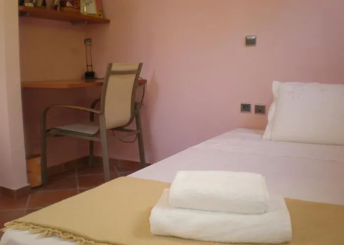 Marvelous House By The Sea * 沃里亚戈米尼湖