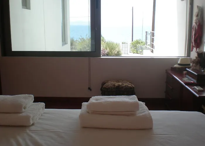 Marvelous House By The Sea *