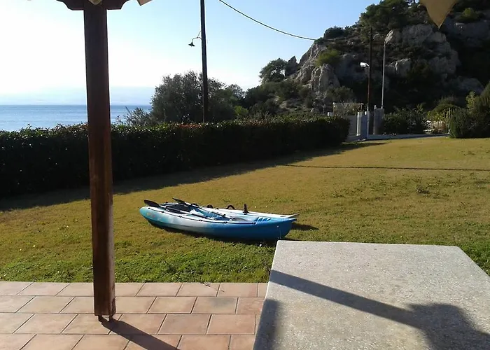 別荘 Marvelous House By The Sea