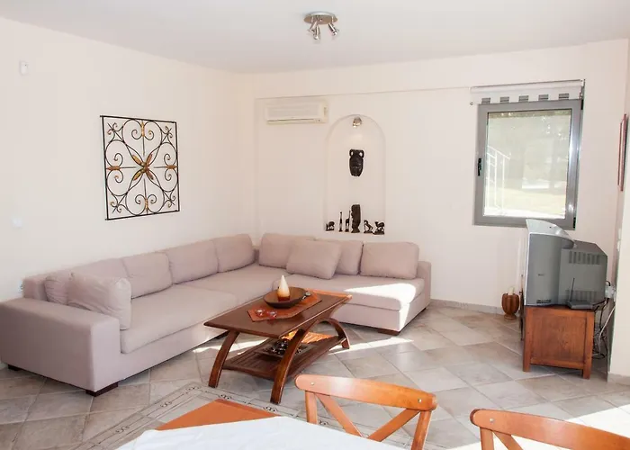 別荘 Marvelous House By The Sea ブリアグメニ湖